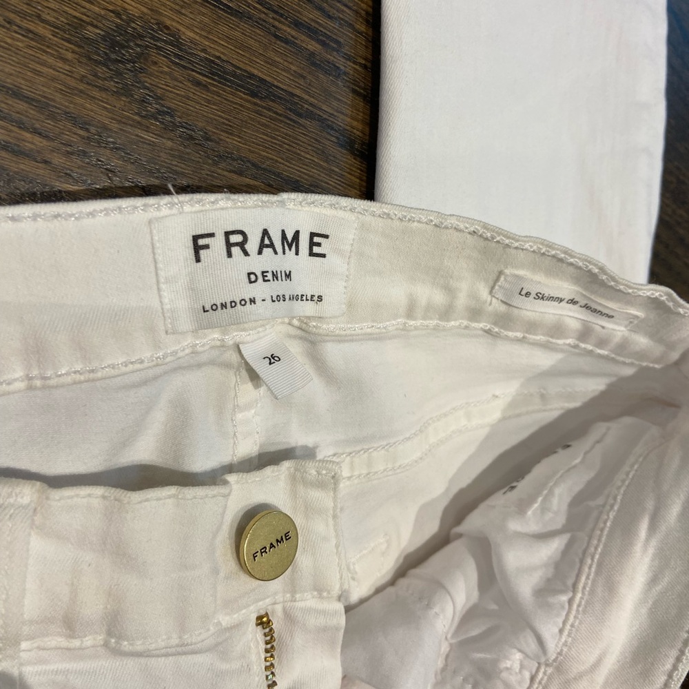 FRAME le skinny de Jeanne - white jeans, size 26